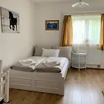 Statek Dolni Sucha Гостевой дом Chotyne